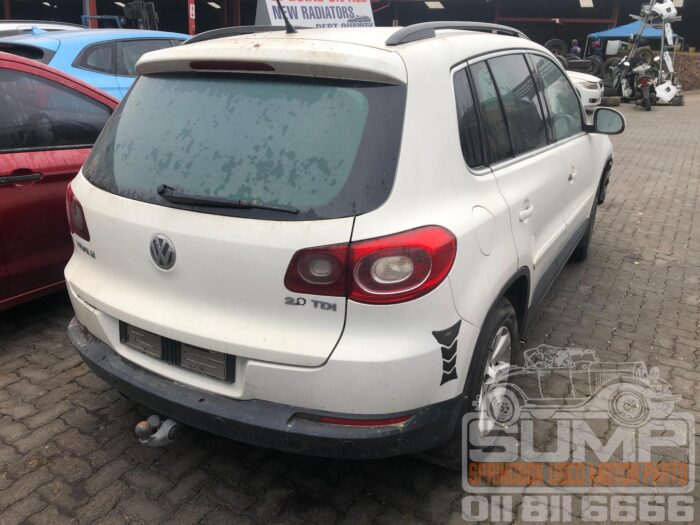 VOLKSWAGEN , TIGUAN 2 . 0 TDI TRK - FLD 4 MOT TIP , WHITE , 2009 ( 30517 ) - Image 4