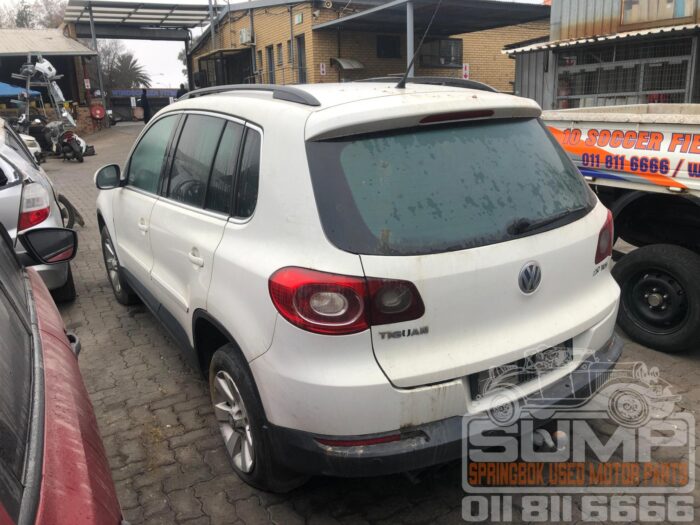 VOLKSWAGEN , TIGUAN 2 . 0 TDI TRK - FLD 4 MOT TIP , WHITE , 2009 ( 30517 ) - Image 6
