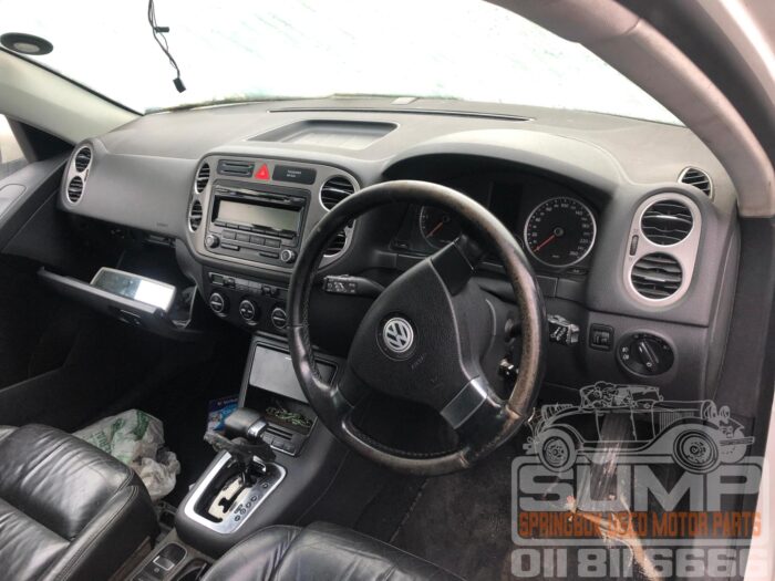 VOLKSWAGEN , TIGUAN 2 . 0 TDI TRK - FLD 4 MOT TIP , WHITE , 2009 ( 30517 ) - Image 9