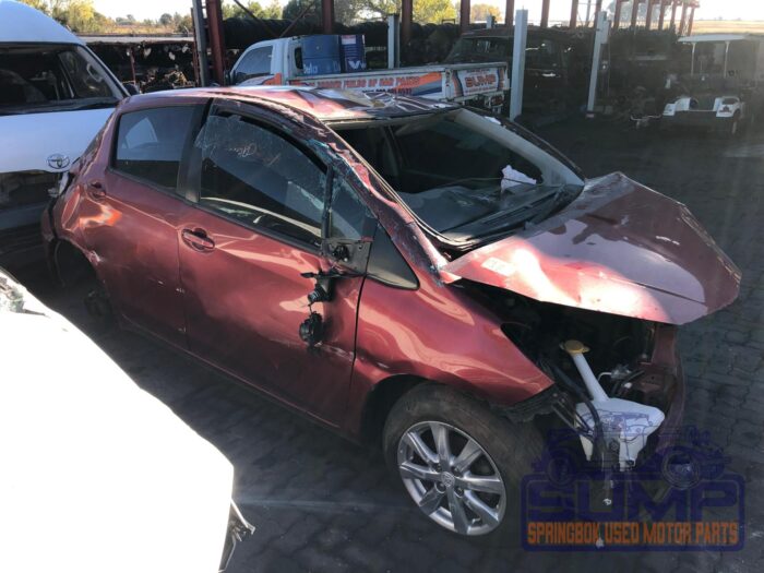 TOYOTA , YARIS 1 . 0 XS 5 DR , MAROON , 2014 ( 29978 ) - Image 3