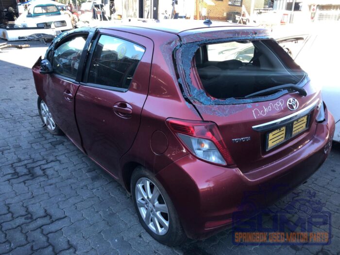 TOYOTA , YARIS 1 . 0 XS 5 DR , MAROON , 2014 ( 29978 ) - Image 6