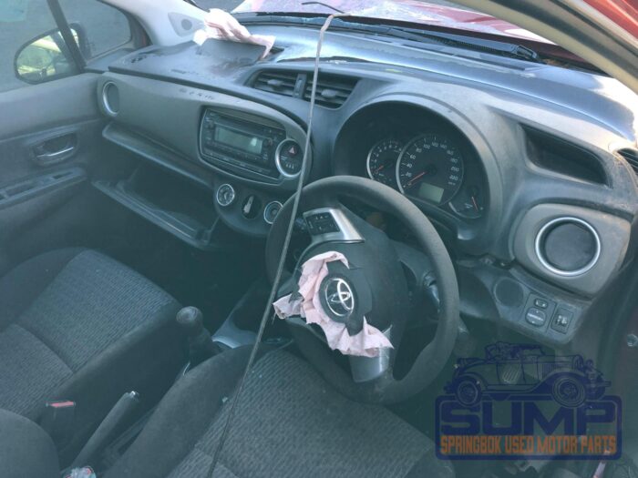 TOYOTA , YARIS 1 . 0 XS 5 DR , MAROON , 2014 ( 29978 ) - Image 9