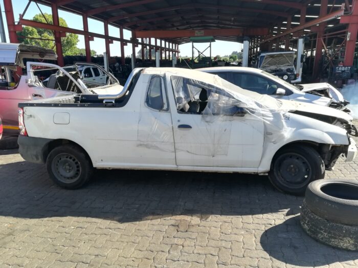 NISSAN , NP 200 1 . 5 D Ci A / C SAFETY PACK P / U , WHITH , 2015 ( 29310 ) - Image 3