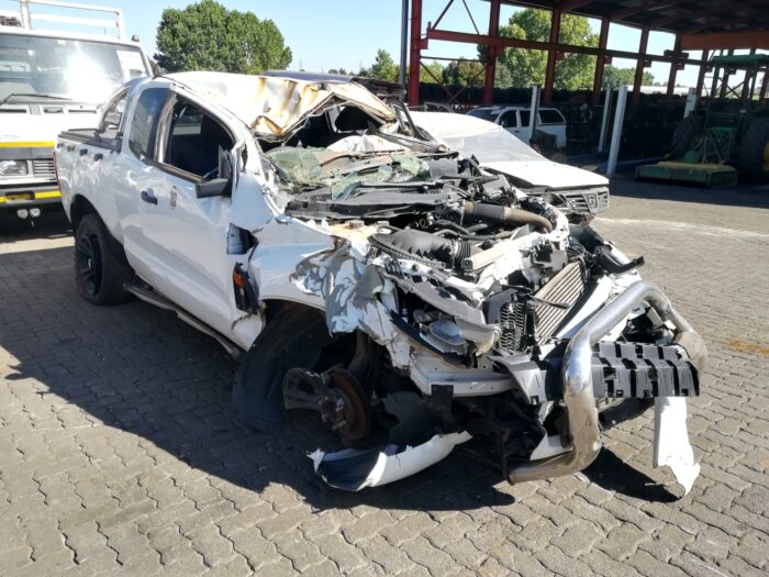 FORD , RANGER 2 . 2 TDCI XLT 4 X 4 A / T P / U SUP / C , WHITE , 2017 ( 29317 ) - Image 2