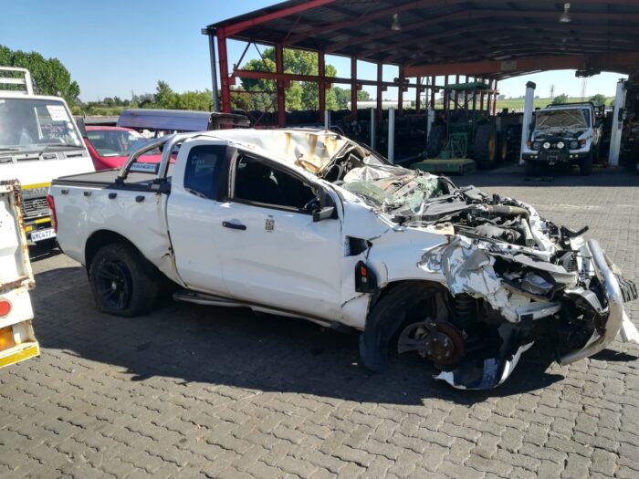 FORD , RANGER 2 . 2 TDCI XLT 4 X 4 A / T P / U SUP / C , WHITE , 2017 ( 29317 ) - Image 3