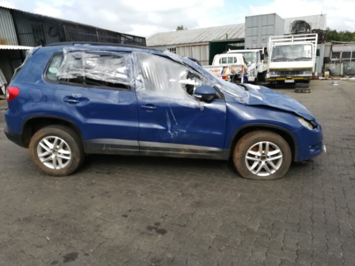 VOLKSWAGEN , TIGUAN 1 . 4 TSI TREND - FUN , BLUE , 2009 ( 29314 ) - Image 3