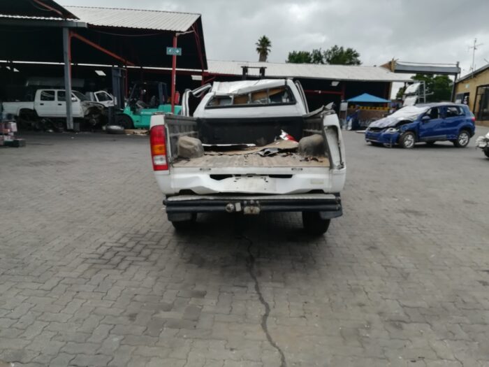 TOYOTA , HILUX 2 . 5 D - 4 D SRX P / U S / C , WHITE , 2009 ( 29316 ) - Image 5