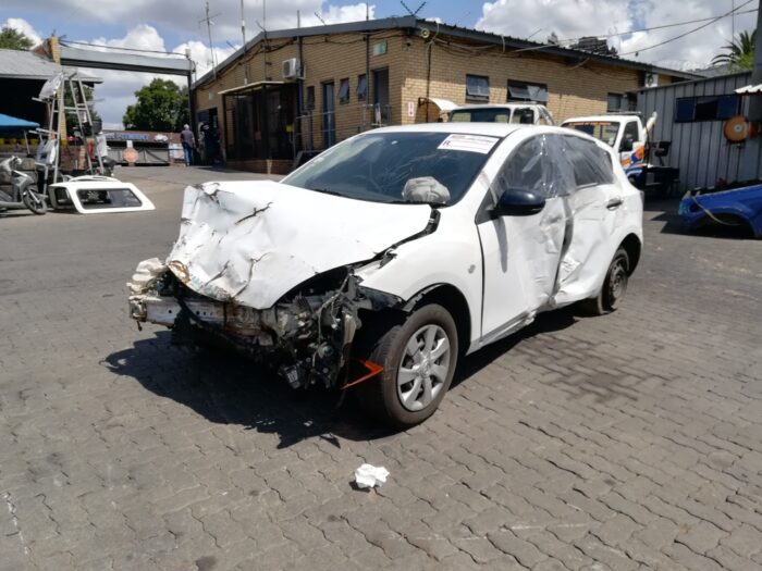 MAZDA , MAZDA 3 1 . 6 SPORT ORIGINAL , WHITE , 2010 ( 29323 ) - Image 8