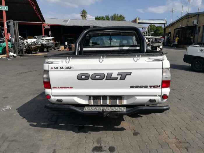 MITSUBISHI , COLT CLUBCAB 2800 T Di P / U S / C , WHITE , 2004 ( 29321 ) - Image 5