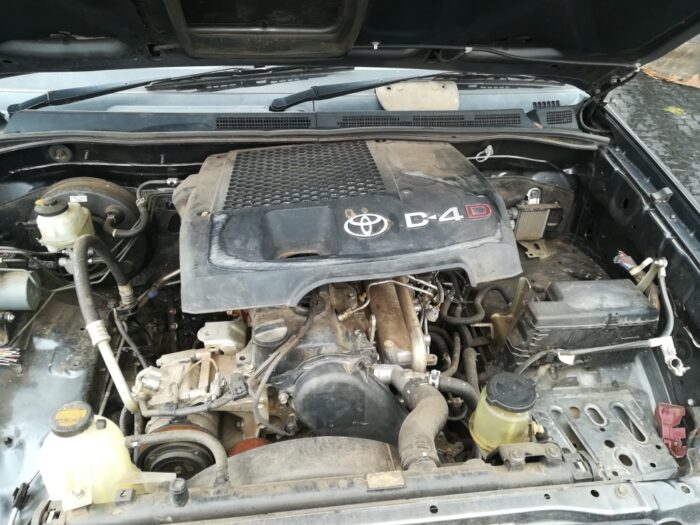 TOYOTA , FORTUNER 2 . 5 D - 4 D 4 X 4 A / T , GREY , 2015 ( 29351 ) - Image 9
