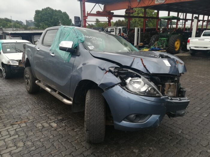 MAZDA , BT - 50 3 . 2 T Di SLW 4 X 4 A / T D / C , BLUE , 2017 ( 29353 ) - Image 2