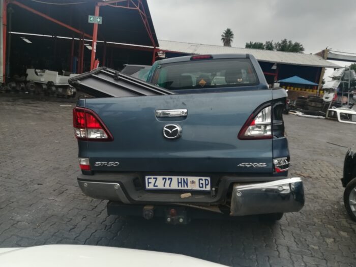 MAZDA , BT - 50 3 . 2 T Di SLW 4 X 4 A / T D / C , BLUE , 2017 ( 29353 ) - Image 5