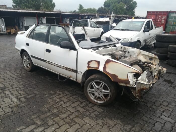 TOYOTA , COROLLA 160 I GLE , WHITE , 1998 ( 29361 ) - Image 2