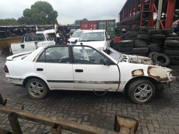 TOYOTA , COROLLA 160 I GLE , WHITE , 1998 ( 29361 ) - Image 3