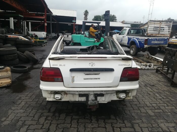 TOYOTA , COROLLA 160 I GLE , WHITE , 1998 ( 29361 ) - Image 5
