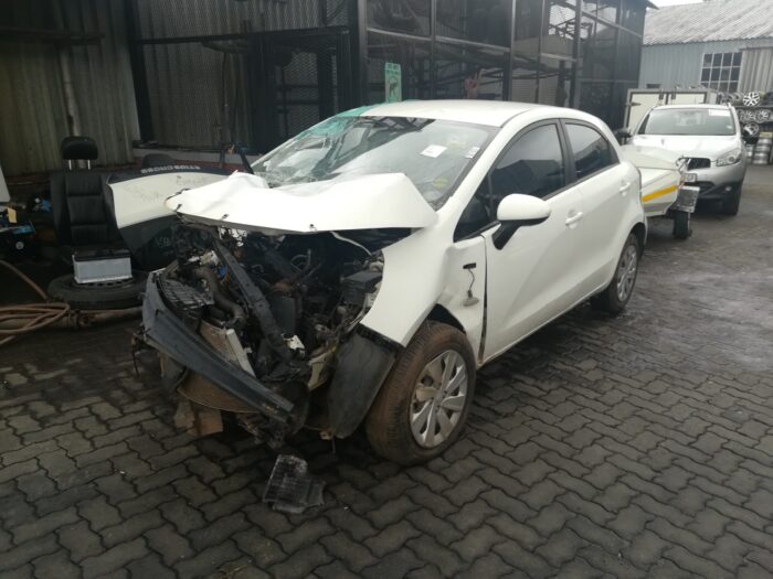 KIA , RIO 1 . 2 ( 5 DR ) , WHITE , 2014 ( 29345 ) - Image 8