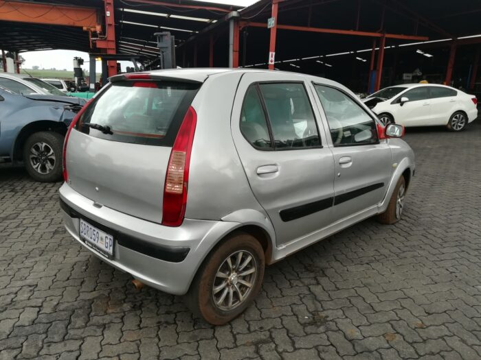 TATA , INDICA 1 . 4 GLS , SILVER , 2005 ( 29334 ) - Image 4