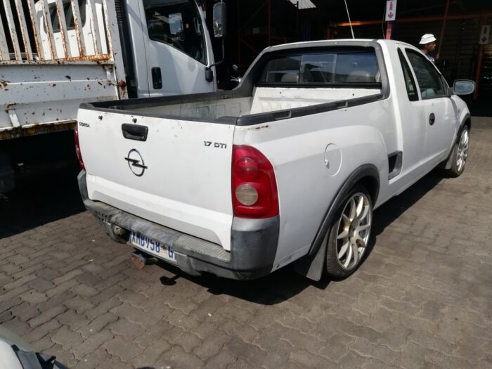 OPEL , CORSA UTILITY 1 . 7 D Ti P / U S / C , WHITE , 2008 ( 29391 ) - Image 4