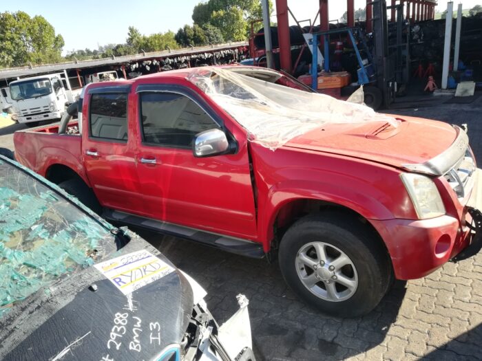 ISUZU , KB 300 TDI LX P / U D / C , RED , 2009 ( 29380 ) - Image 3