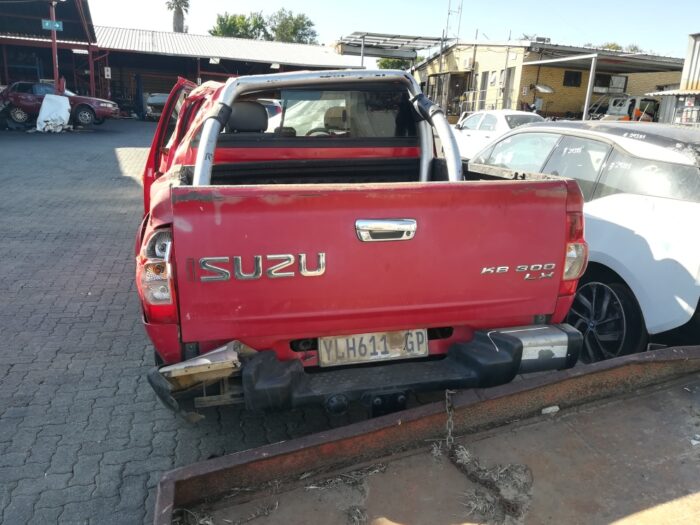 ISUZU , KB 300 TDI LX P / U D / C , RED , 2009 ( 29380 ) - Image 5