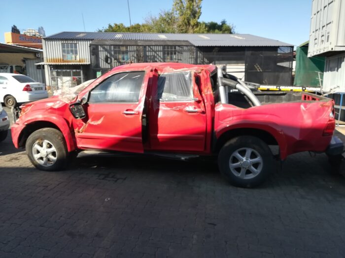 ISUZU , KB 300 TDI LX P / U D / C , RED , 2009 ( 29380 ) - Image 7
