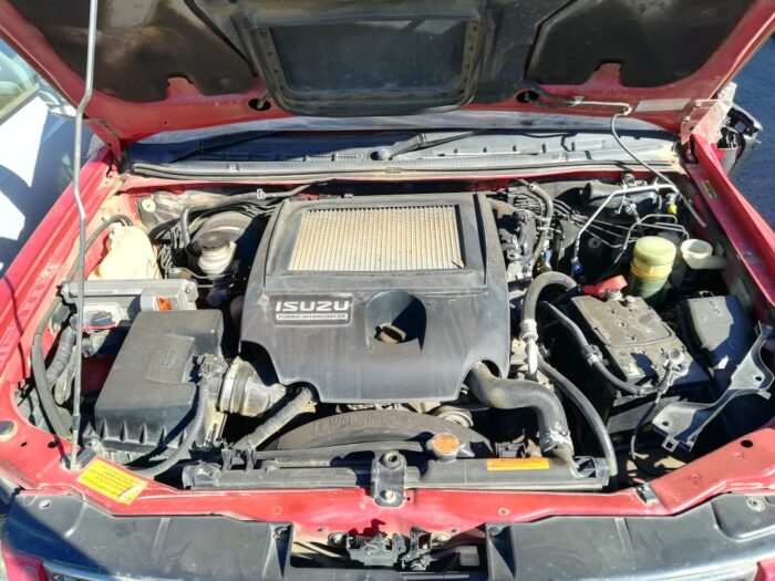 ISUZU , KB 300 TDI LX P / U D / C , RED , 2009 ( 29380 ) - Image 9