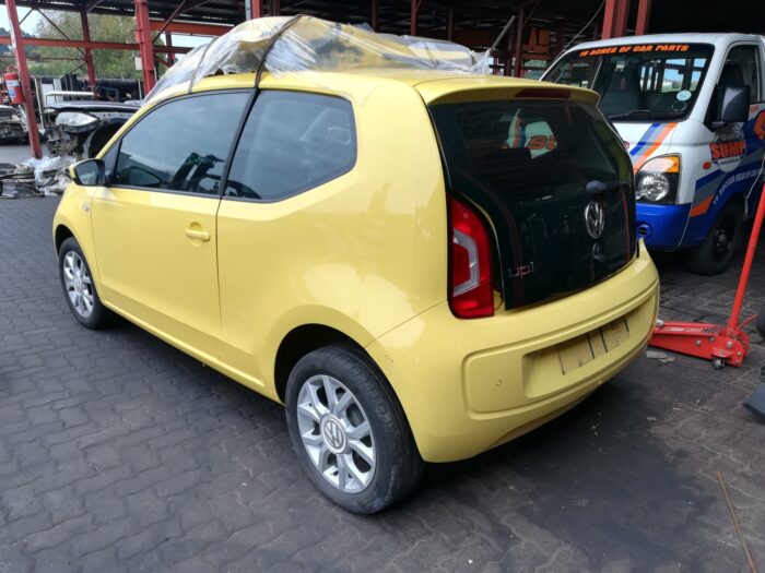 VOLKSWAGEN , MOVE UP 1 . 0 3 DR , YELLOW , 2015 ( 29395 ) - Image 6