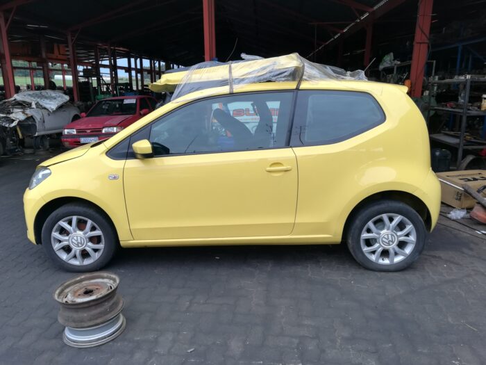 VOLKSWAGEN , MOVE UP 1 . 0 3 DR , YELLOW , 2015 ( 29395 ) - Image 7