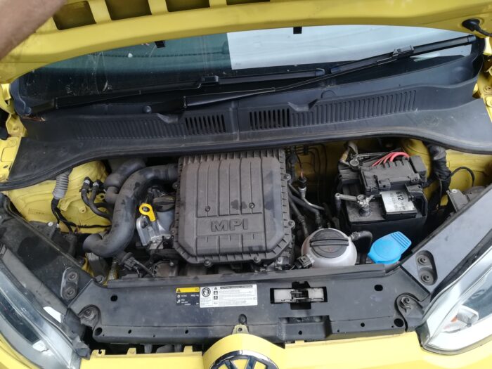 VOLKSWAGEN , MOVE UP 1 . 0 3 DR , YELLOW , 2015 ( 29395 ) - Image 9