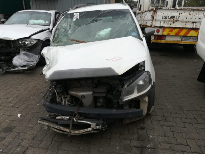 VOLKSWAGEN , POLO VIVO GP 1 . 6 MAXX 5 DR , WHITE , 2015 ( 29396 )