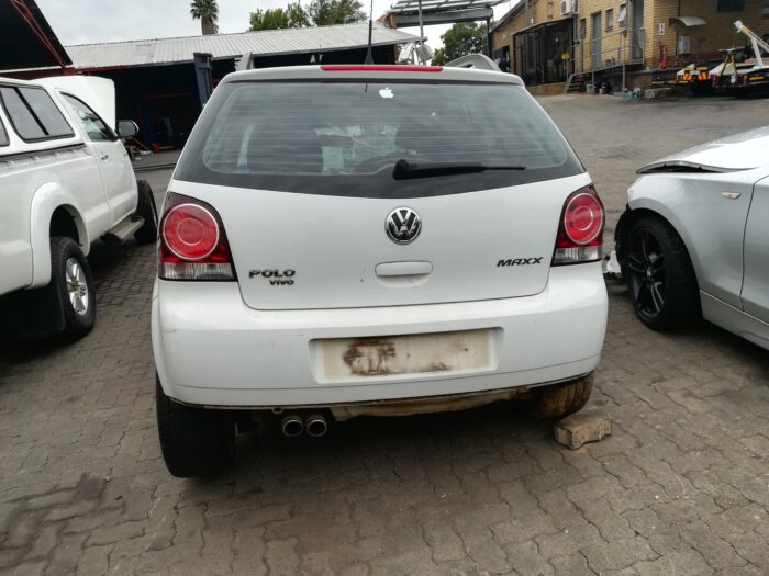 VOLKSWAGEN , POLO VIVO GP 1 . 6 MAXX 5 DR , WHITE , 2015 ( 29396 ) - Image 5