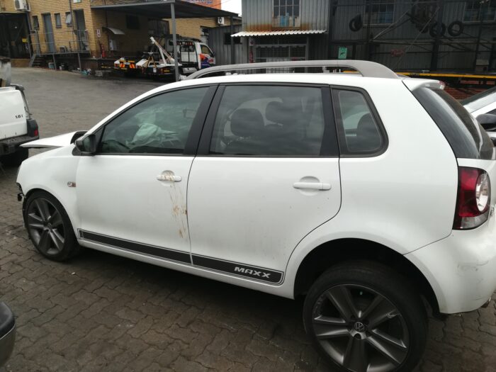 VOLKSWAGEN , POLO VIVO GP 1 . 6 MAXX 5 DR , WHITE , 2015 ( 29396 ) - Image 7