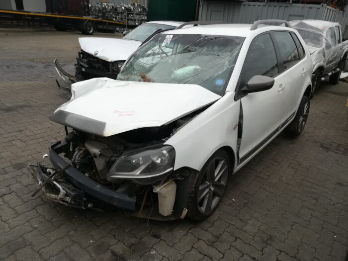VOLKSWAGEN , POLO VIVO GP 1 . 6 MAXX 5 DR , WHITE , 2015 ( 29396 ) - Image 8