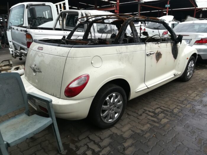 CHRYSLER , PT CRUISER 2 . 4 CABROLE , CREAM , 2007 ( 29406 ) - Image 4