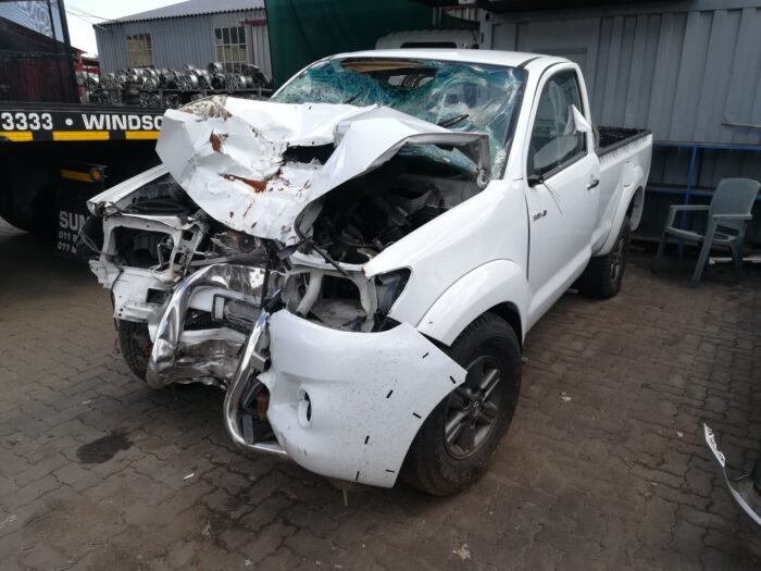 TOYOTA , HILUX 3 . 0 D - 4 D RAIDER R / B P / US / C , WHITE , 2013 ( 29411 ) - Image 8