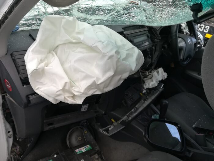 TOYOTA , HILUX 3 . 0 D - 4 D RAIDER R / B P / US / C , WHITE , 2013 ( 29411 ) - Image 10