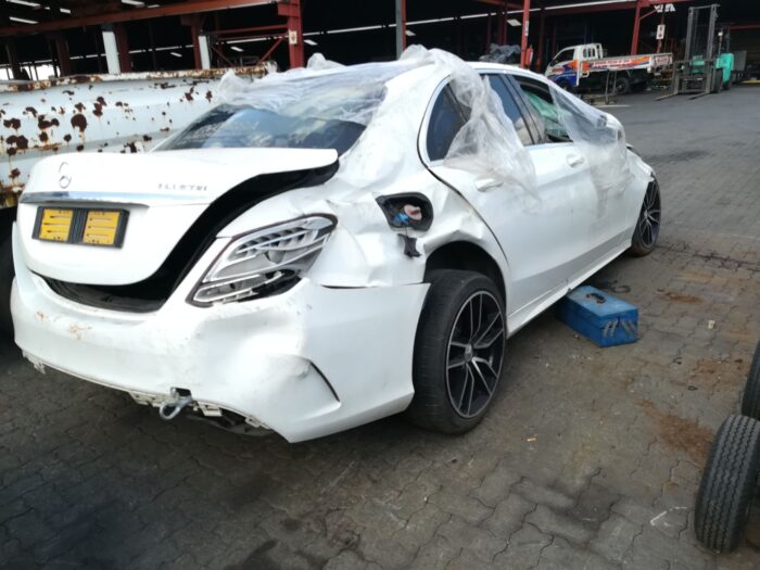 MERCEDES - BENZ , C 220 BLUETEC A / T W 205 , WHITE , 2016 ( 29409 ) - Image 4