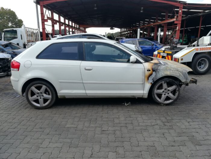 AUDI , A 3 2 . 0 F Si AMBITION , WHITE , 2004 ( 29407 ) - Image 3