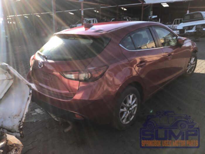 MAZDA , MAZDA 3 1 . 6 ACTIVE 5 Dr , MAROON , 2015 ( 29962 ) - Image 4