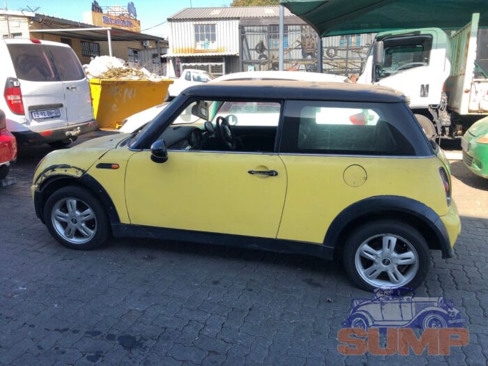 MINI , COOPER , YELLOW , 2002 ( 29531 ) - Image 7