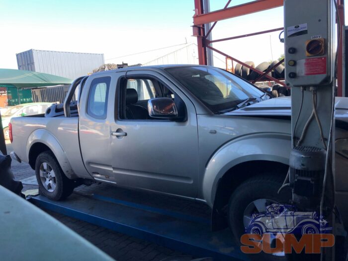 NISSAN , NAVARA 2 . 5 d Ci XE K / CAB 4 X 4 , GOLD , 2009 ( 29516 ) - Image 3