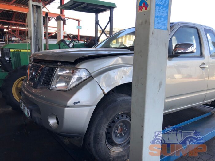 NISSAN , NAVARA 2 . 5 d Ci XE K / CAB 4 X 4 , GOLD , 2009 ( 29516 ) - Image 8