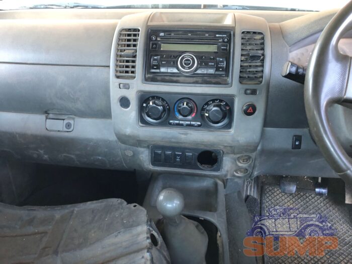 NISSAN , NAVARA 2 . 5 d Ci XE K / CAB 4 X 4 , GOLD , 2009 ( 29516 ) - Image 10