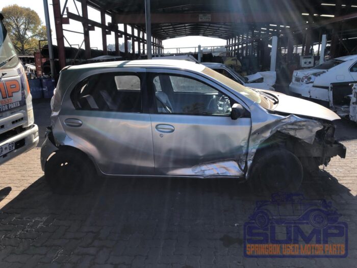 TOYOTA , ETIOS 1 . 5 Xs / SPRINT 5 Dr , GREY , 2014 ( 30039 ) - Image 3