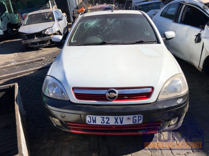 CHEVROLET , CORSA UTILITY 1 . 4 i CLUB P / U S / C , WHITE , 2011 ( 30040 )