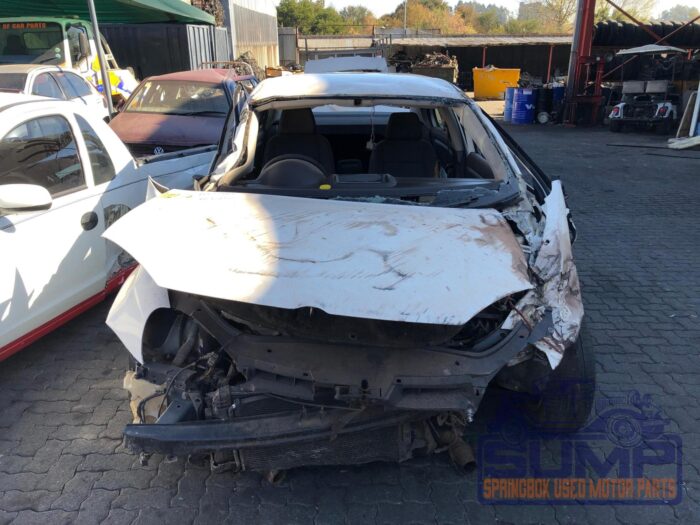 VOLKSWAGEN , JETTA V 1 . 9 TDI COMFORTLINE , WHITE , 2009 ( 29997 )