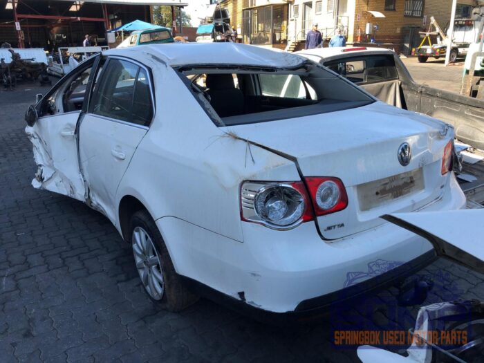 VOLKSWAGEN , JETTA V 1 . 9 TDI COMFORTLINE , WHITE , 2009 ( 29997 ) - Image 6