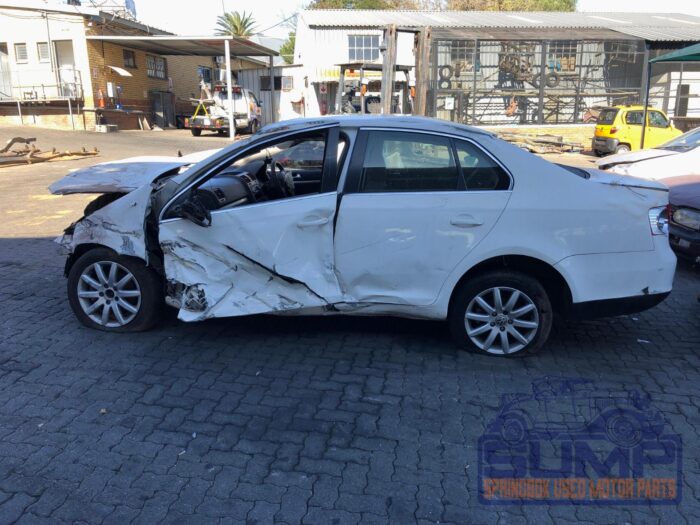 VOLKSWAGEN , JETTA V 1 . 9 TDI COMFORTLINE , WHITE , 2009 ( 29997 ) - Image 7