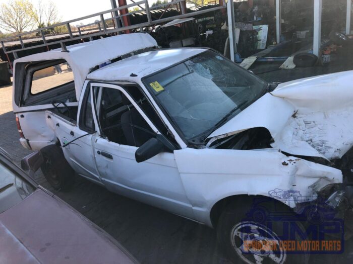 FORD , P 3 BANTAM 1 . 6 P / U S / C , WHITE , 2000 ( 29999 ) - Image 3
