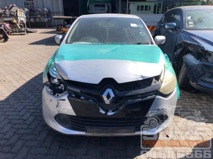 RENAULT , CLIO IV 1 . 2 AUTHENTIQUE , SILVER , 2014 ( 30543 )
